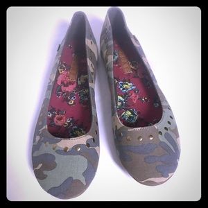Roxy Green Camo Flats